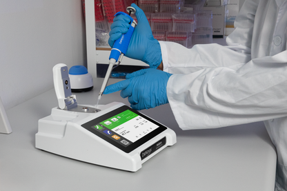 Helium 1 µL Spectrophotometer sample load
